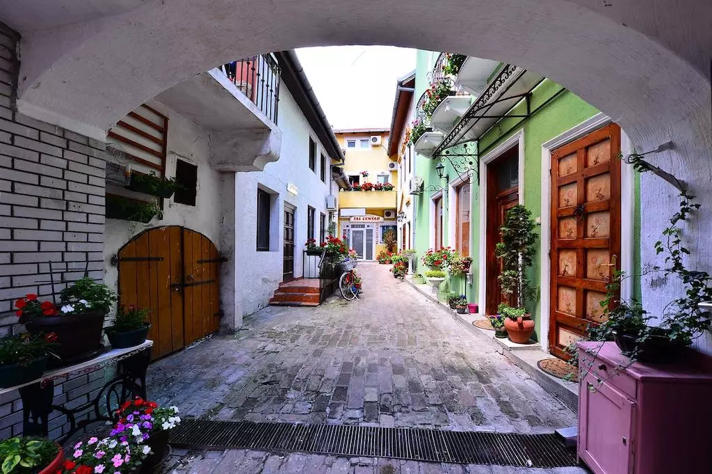 hotel_tal centar_novi_sad_shabavizparvaz_08.jpg